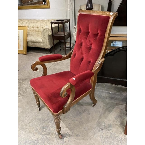 70 - Victorian upholstered oak framed chair (71W cm)