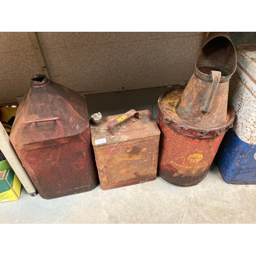 400 - 9 Vintage oil cans inc. Mobil & High Speed