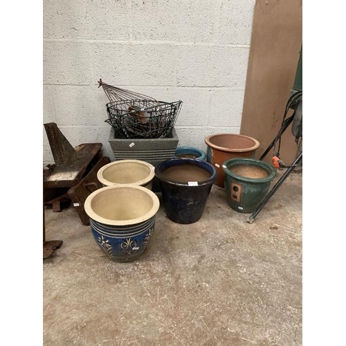 172 - Assorted ceramic garden planters etc