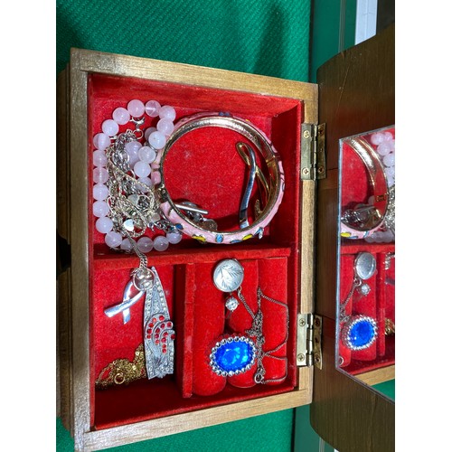 307 - Collection of jewellery, banknotes & coins including rupees, silver locket on silver chain, brooches... 