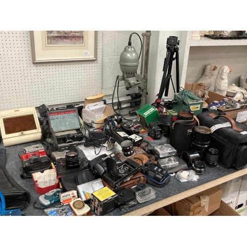 381 - Selection of cameras and photographic equipment including tripod, Photaz westbury printer, Panasonic... 