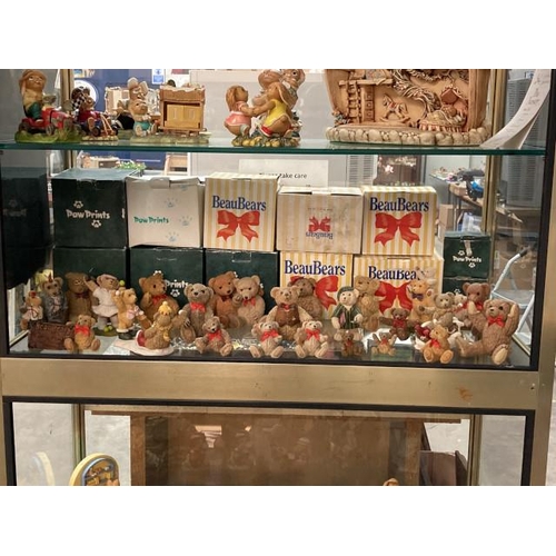 421 - Shelf of Paw Prints & Beau Bears (boxed) including Luke & Amy, Aubrey's Holiday, Mortimer, Albert & ... 