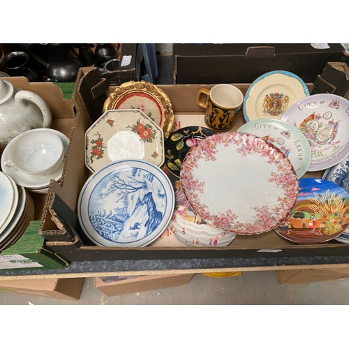 376 - 10 boxes of collectables incl. Noritake, Duchess 