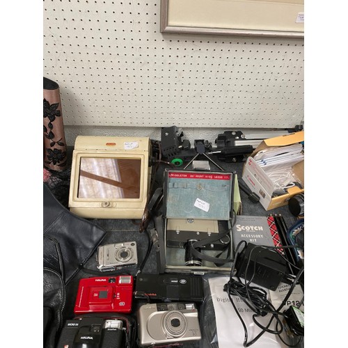 381 - Selection of cameras and photographic equipment including tripod, Photaz westbury printer, Panasonic... 