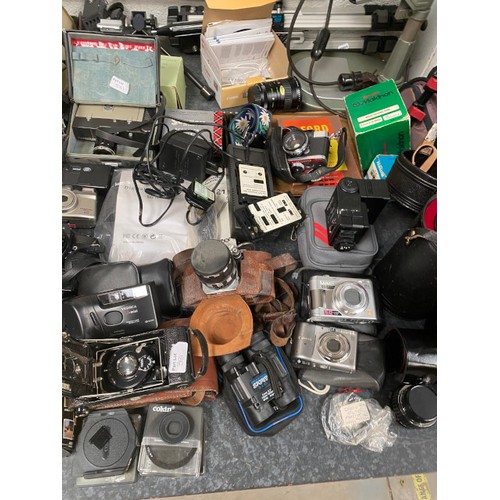 381 - Selection of cameras and photographic equipment including tripod, Photaz westbury printer, Panasonic... 