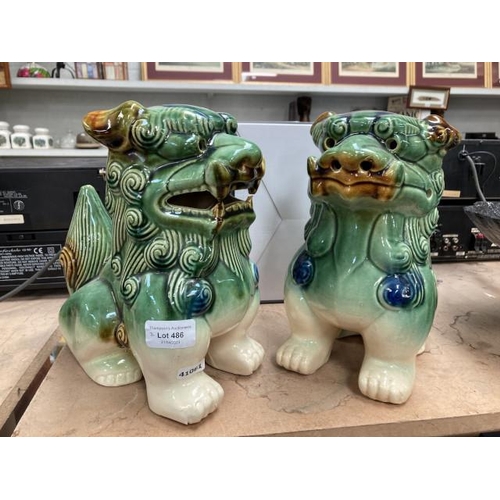 486 - Pair of Chinese dogs of Foo