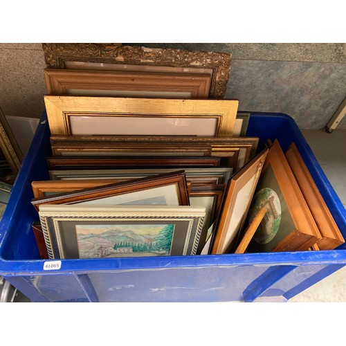 528 - 5 boxes of kitchen wares, desk globe, bonbon dish, brass & copper jug, collectables, cutlery etc.