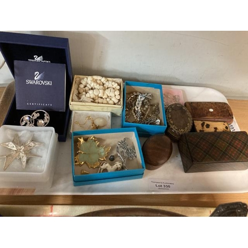 330 - Tray of collectables & jewellery Inc. boxed Swarovski brooch, 5 snuff boxes, vintage necklaces etc.