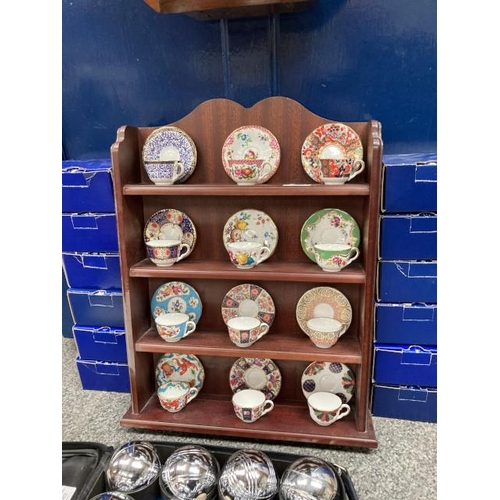 201 - Royal Worcester cups & saucers - The Fan, Marchioness of Huntley, Wheatsheaf, Strings of Flowers, Ja... 