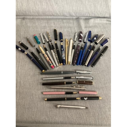 316 - Assorted fountain & ballpoint pens including Diplomat, Esterbrook, Flair etc