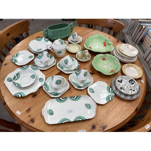 484 - One Sylvac 2061 green jardinière with squirrel handles, 2 large Carlton Ware lettuce plates, 1 honey... 