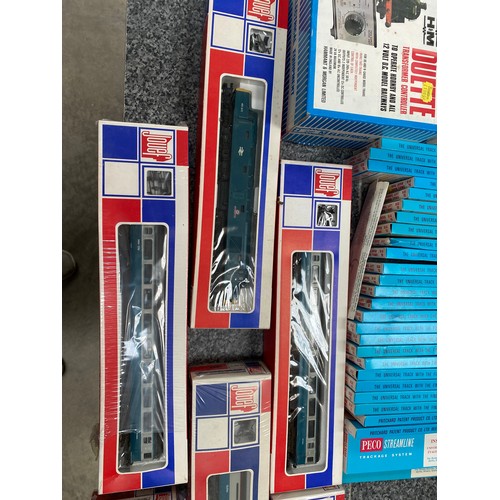 204 - Hornby 00 electric train set, boxed RO75 BR Class 47 diesel loco, boxed \RO68 BR Class 25 Bo-Bo dies... 