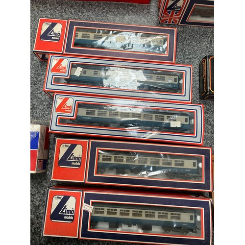 204 - Hornby 00 electric train set, boxed RO75 BR Class 47 diesel loco, boxed \RO68 BR Class 25 Bo-Bo dies... 