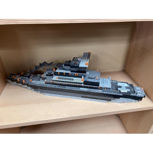 297 - Mega Blok's model ship 66W 10D 18H