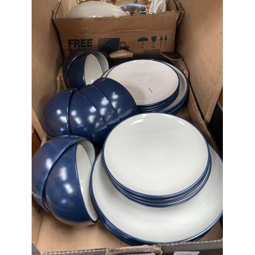 502 - 24 piece blue & cream dinner set