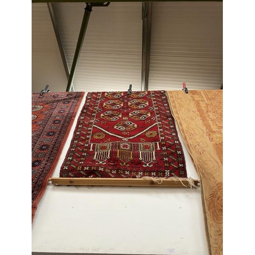 117 - Persian rug 135 x 82cm