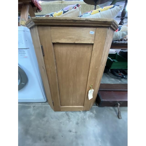 192 - Victorian pine corner cupboard with 1 key (worm to back boards) 87H 67W 42D