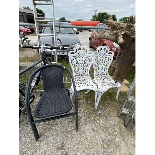 242 - 2 white cast metal garden chairs 44W and 2 black metal garden chairs 53W