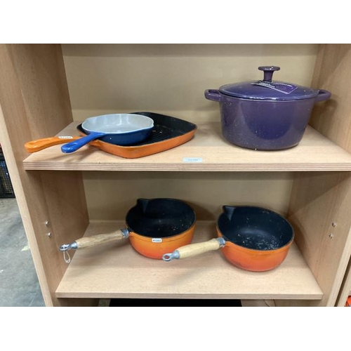 298 - 5 pieces of cast iron cookware's Inc. aubergine lidded casserole dish, griddle pan, 2 hot lava sauce... 