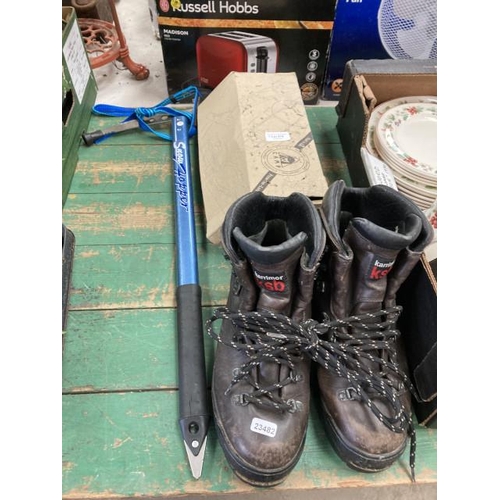 578 - Karrimor leather mountain boots (size 9.5/44), mountain technology ice axe and 