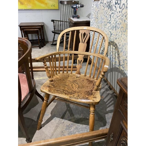 79 - 19th century ash and elm Windsor chair