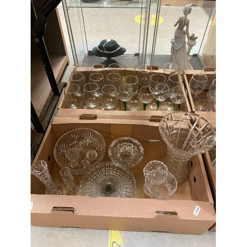 522 - 6 boxes of mixed glassware Inc. Swarovski crystal animals, cake stands, wine glasses, cut glass deca... 