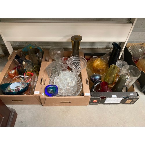 513 - 10 boxes of glassware Inc. art glass, crystal, pressed, lead, Vaseline, Art Nouveau, 20th Century et... 