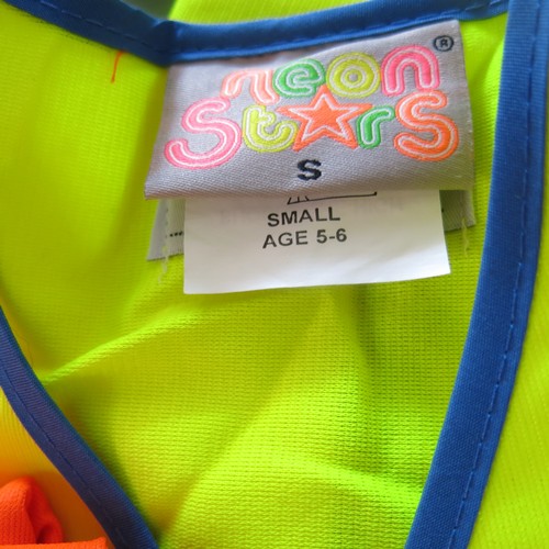 302 - 20 yellow (ages 5-6 years) and 20 orange (ages 9-10 years) high visibility children's vests