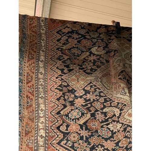 18 - Persian rug 210 x 135cm