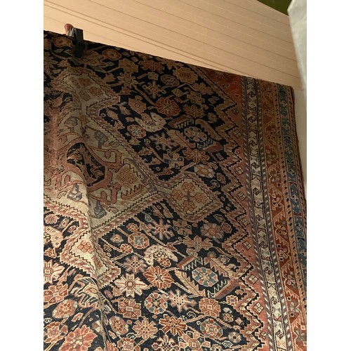 18 - Persian rug 210 x 135cm