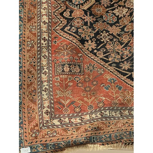 18 - Persian rug 210 x 135cm