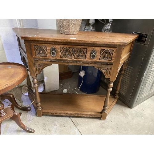 125 - Old Charm oak side table 77H 107W 33D