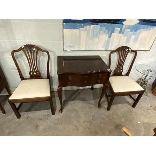 136 - Pair of George III side chairs 52W