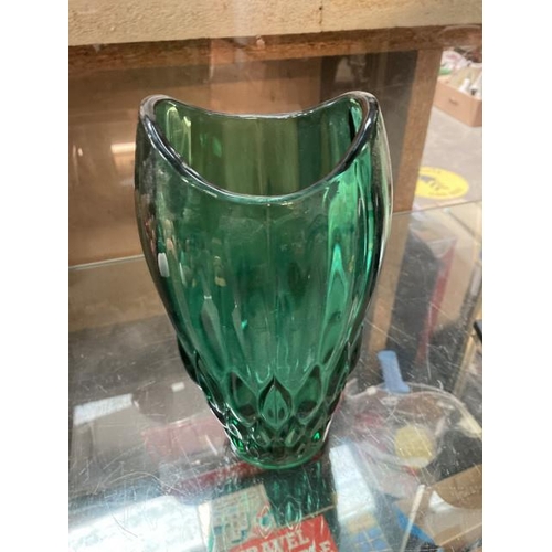 467 - Mid century green glass tulip vase with diamond/scale pattern (10” high)