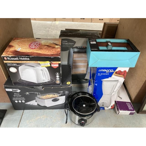 494 - Boxed Tesco Pro Fryer, Russell & Hobbs toaster, Ambiano Blender, Halogen heater etc