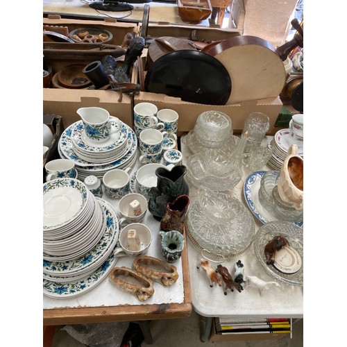 514 - Large quantity of tablewares incl Midwinter 