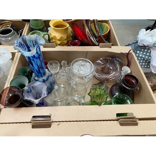 517 - 4 good boxes of art glass