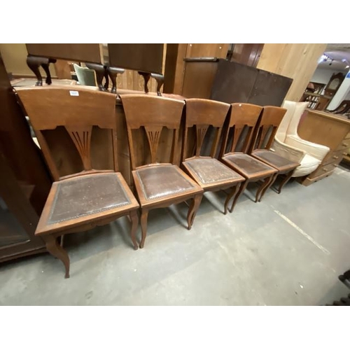 111 - 5 oak Arts & Crafts chairs 46W