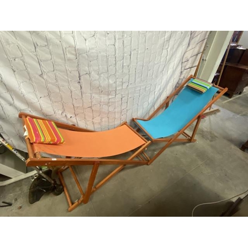 198 - Mountrose Ltd deck chairs (2)