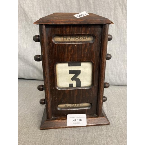 318 - Oak perpetual desk calendar 12cm W x 20cm H