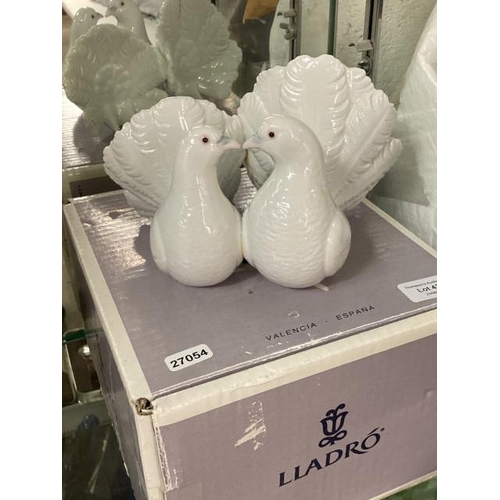 427 - Boxed Lladro Doves