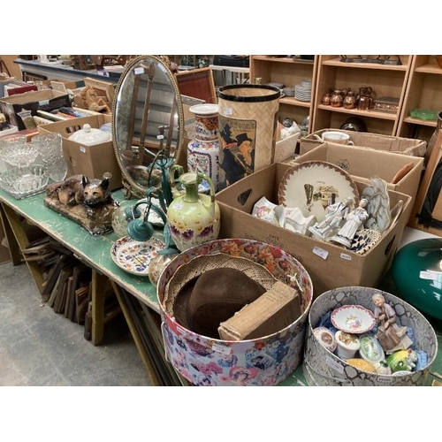 566 - Quantity of collectables incl Wedgewood, Old Foley, gilt oval mirror, felt hattrin ket boxes etc & b... 