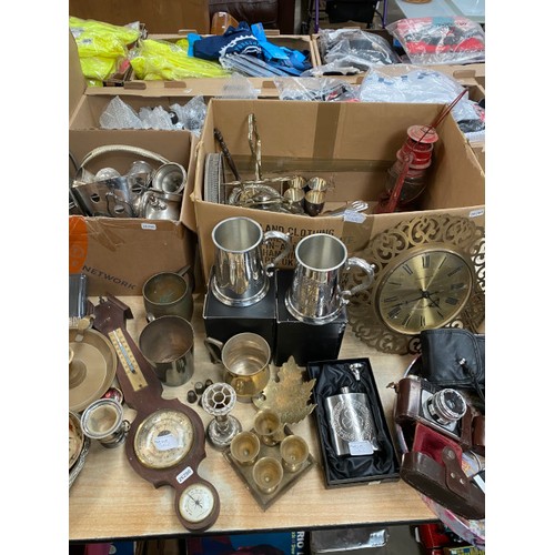 562 - Quantity of metalwares incl copper, brass, silver plate, pewter & cameras incl Haslina Paulette Elec... 