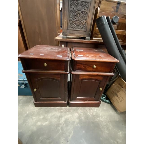 172 - Pair of mahogany pot cupboards 64H, 40W, 40D,