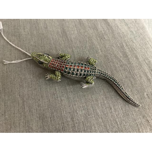 365 - Articulated crocodile brooch