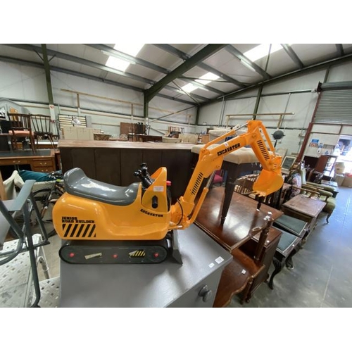 124 - Junior Road Builder Excavator ( in working order)