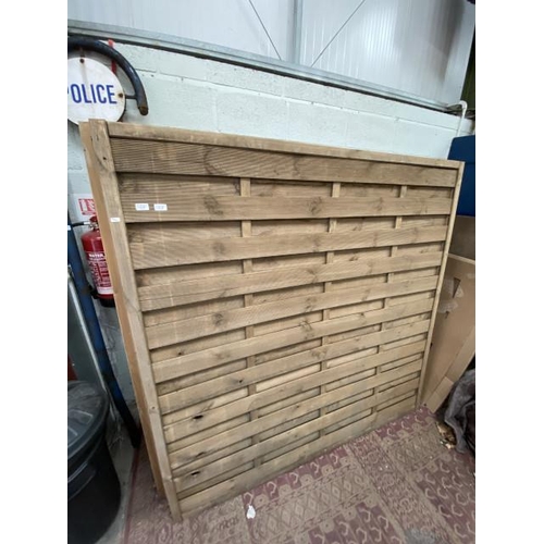 138 - 6x 6’x6’ fence panels