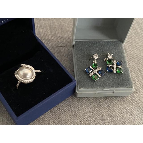 275 - Silver gem stone earrings and a Swarovski pearl ring (boxed, size O)