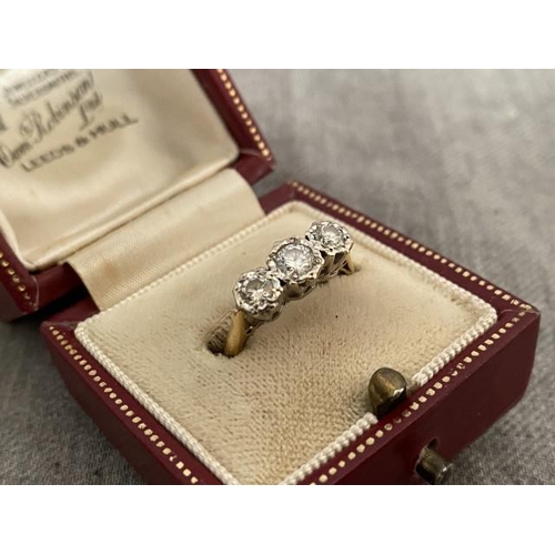 282 - 18ct gold, platinum 3 stone diamond ring (size L)