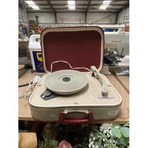 425 - Fidelity HF31 portable record player (red and cream case)